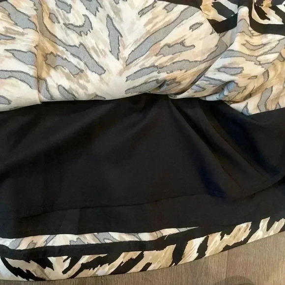 ❤️2/$30❤️White House Black  Market Leopard Print Skirt Womens Size US6 - Picture 5 of 6